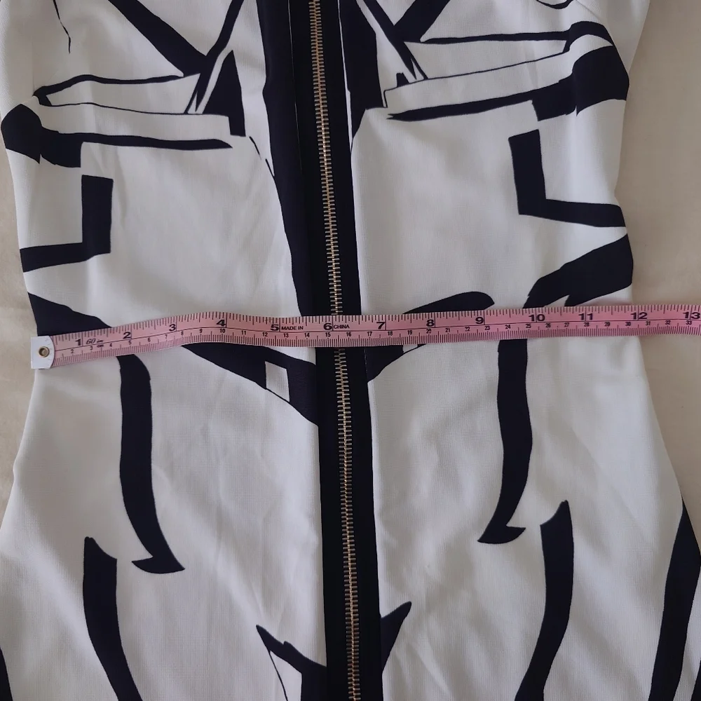 FLAW Zip-up ROBERTO CAVALLI Runway Leaves Print Black White Short Dress Mini 38 - Picture 5 of 16